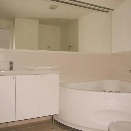 Three-bedroom In Appartement