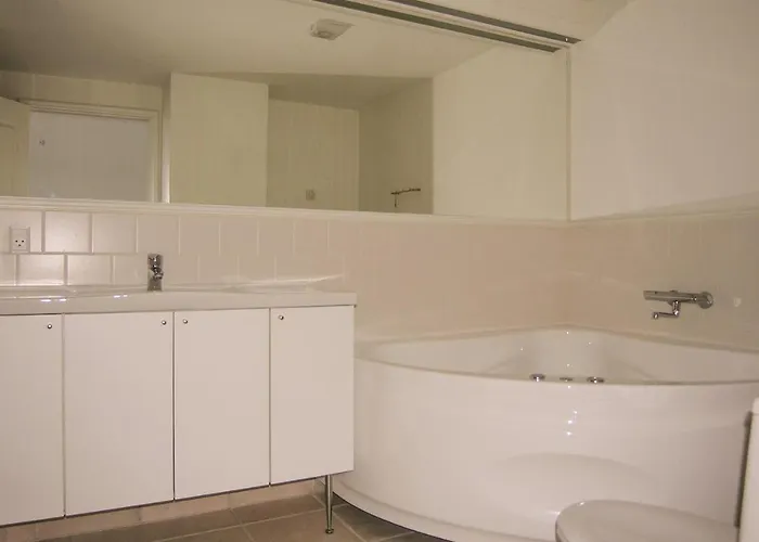 Three-bedroom In Appartement